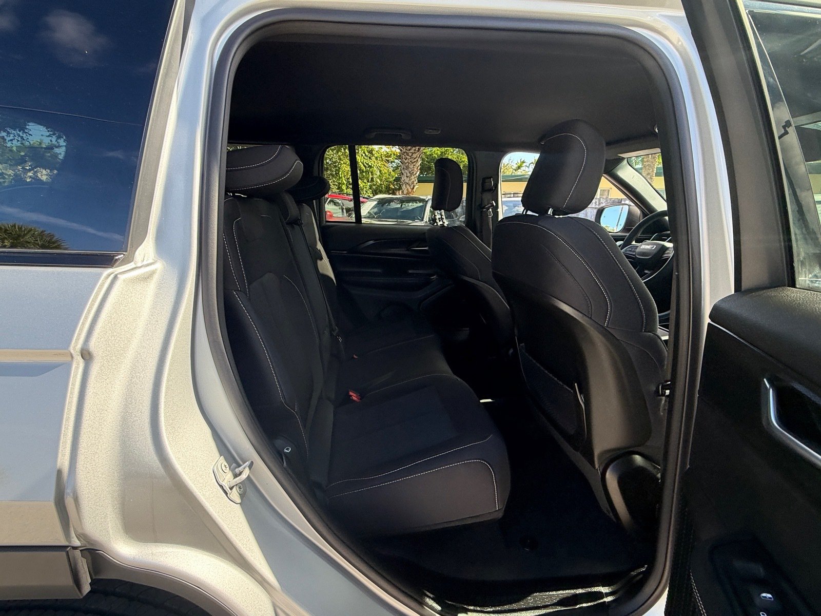 Used 2025 Jeep Grand Cherokee Laredo w/ MOPAR Finishing Package RWD image 16