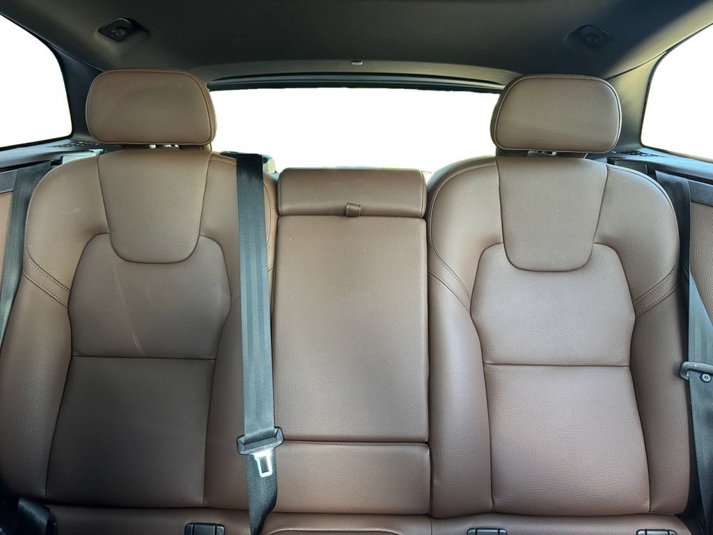 Certified 2024 Volvo XC60 B5 Plus w/ Climate Package AWD/4WD image 25