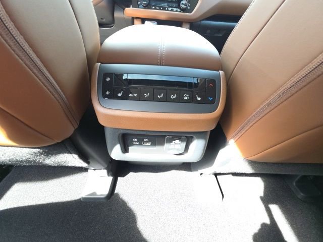 Used 2025 Nissan Pathfinder Platinum w/ Cargo Package image 25