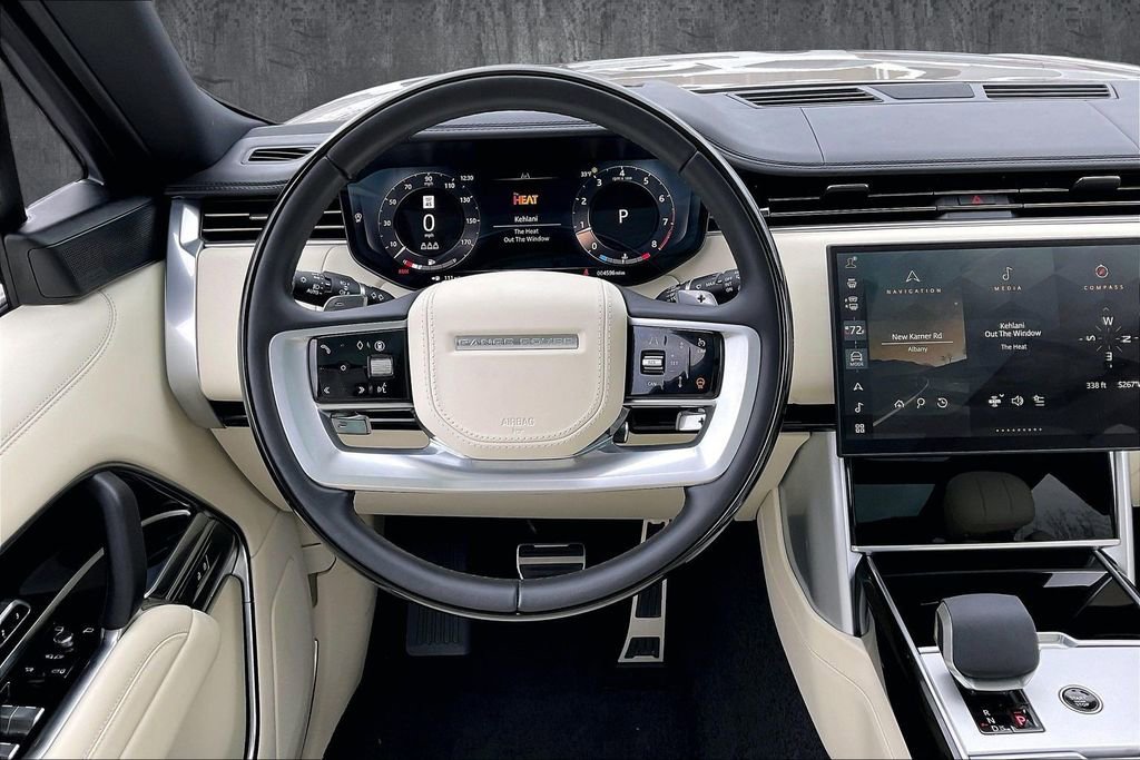 Used 2025 Land Rover Range Rover SE image 8