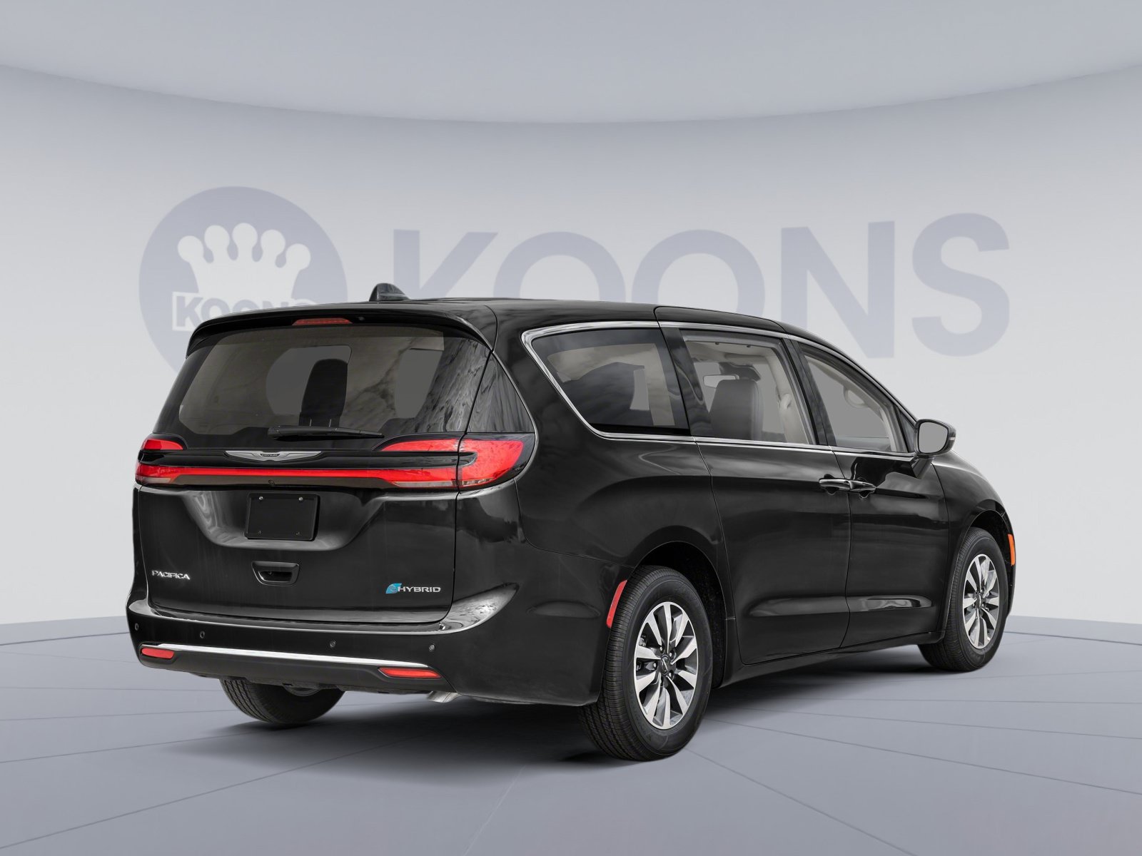Used 2024 Chrysler Pacifica Limited FWD image 2