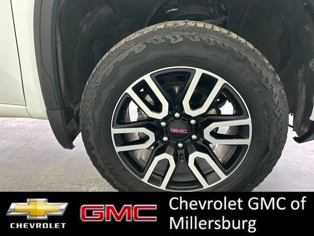 Used 2024 GMC Sierra 1500 AT4 w/ AT4 Premium Package image 11
