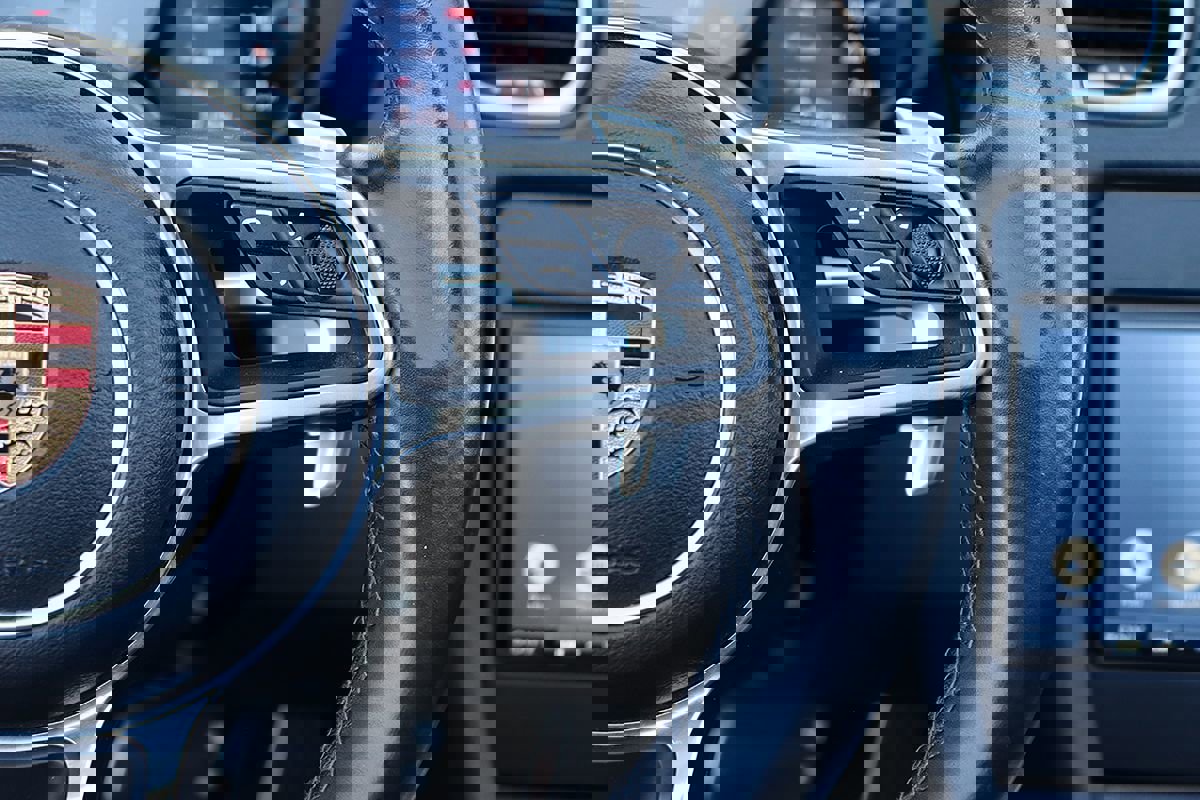 Used 2017 Porsche 718 Boxster S image 17