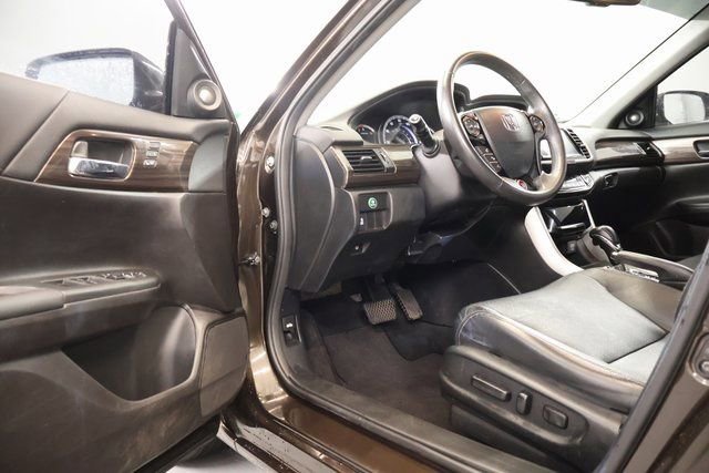 Used 2016 Honda Accord EX-L image 8