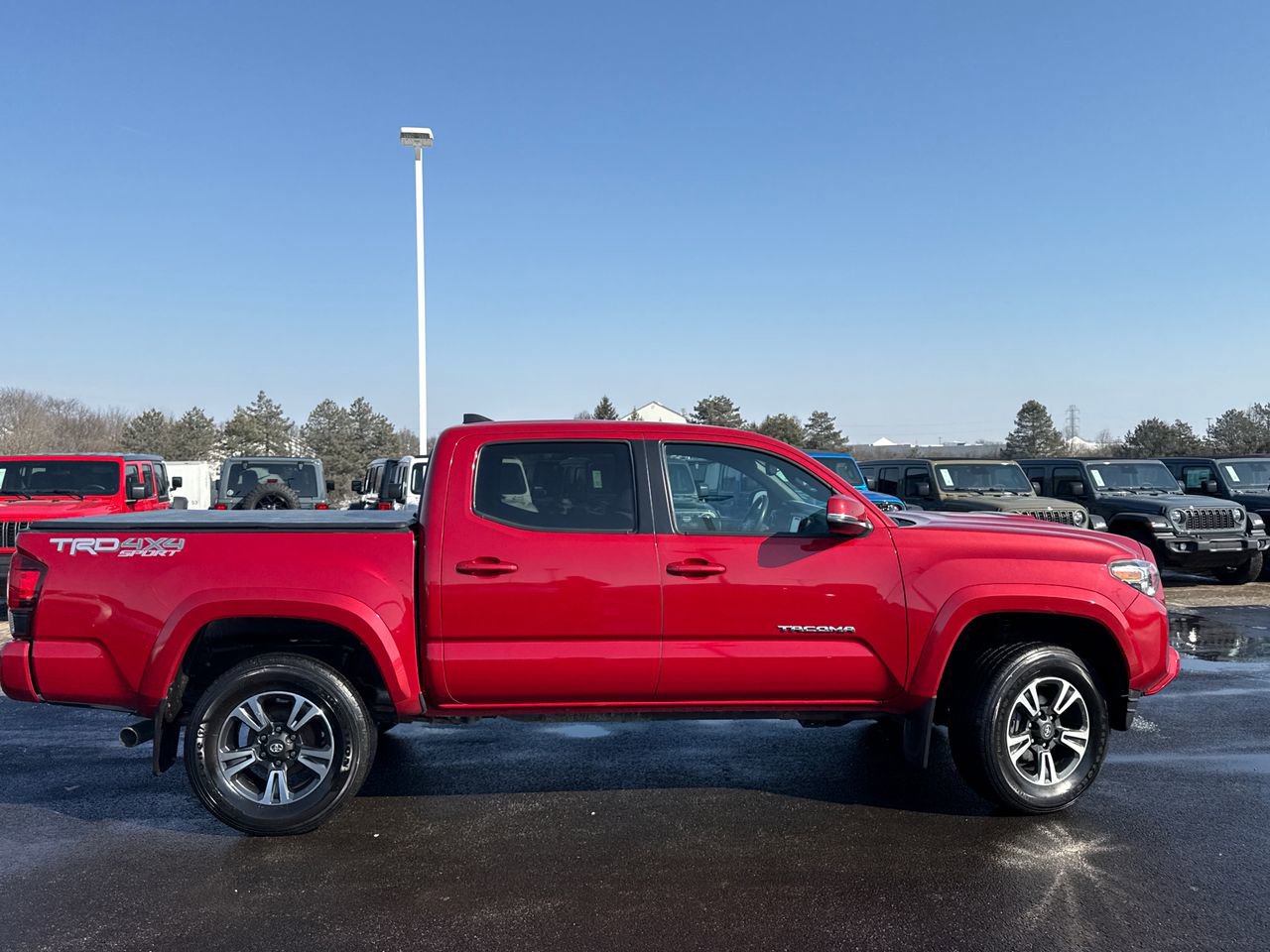Used 2019 Toyota Tacoma TRD Sport image 2