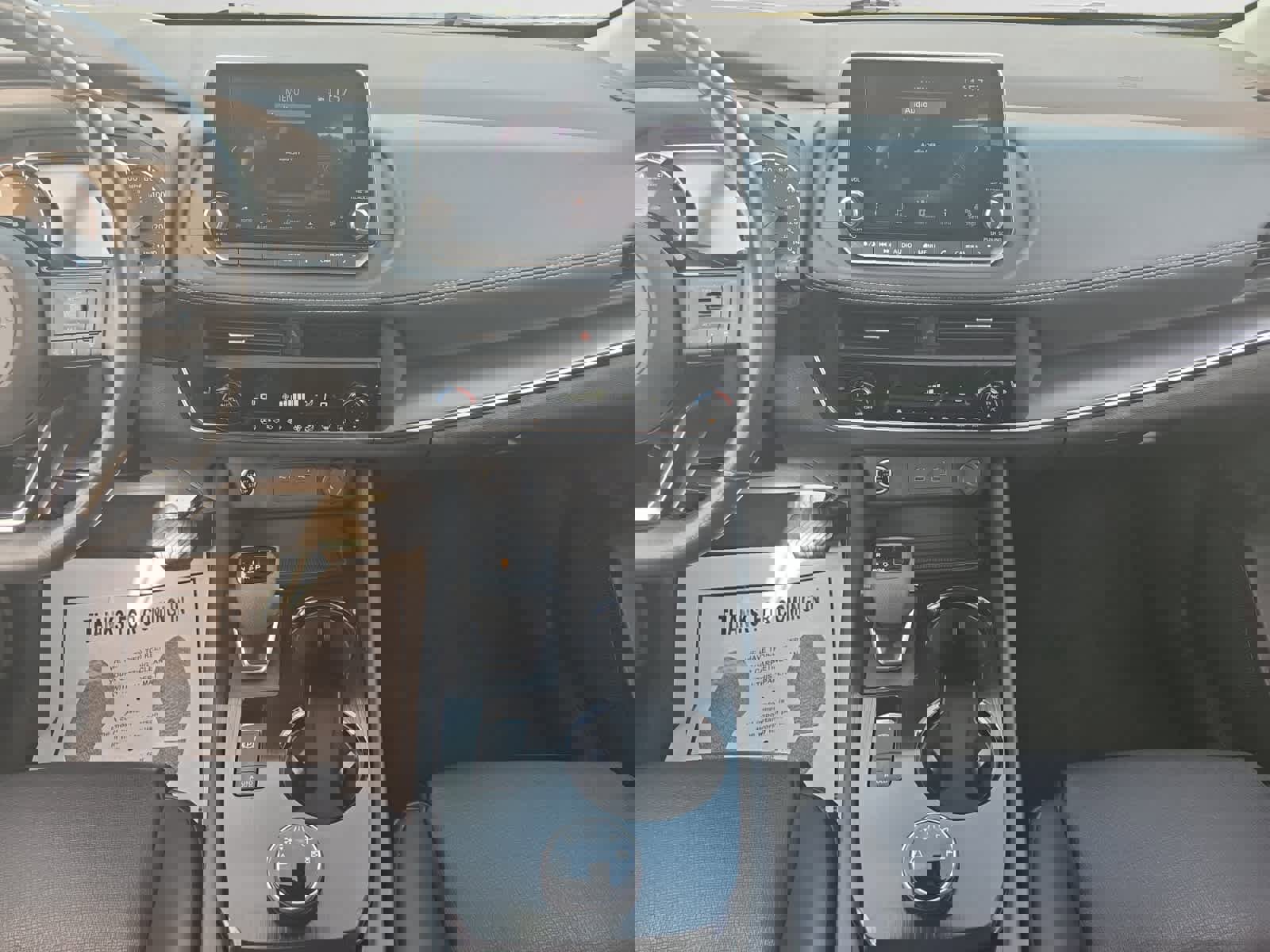 Used 2023 Nissan Rogue SV w/ SV Premium B Package image 11