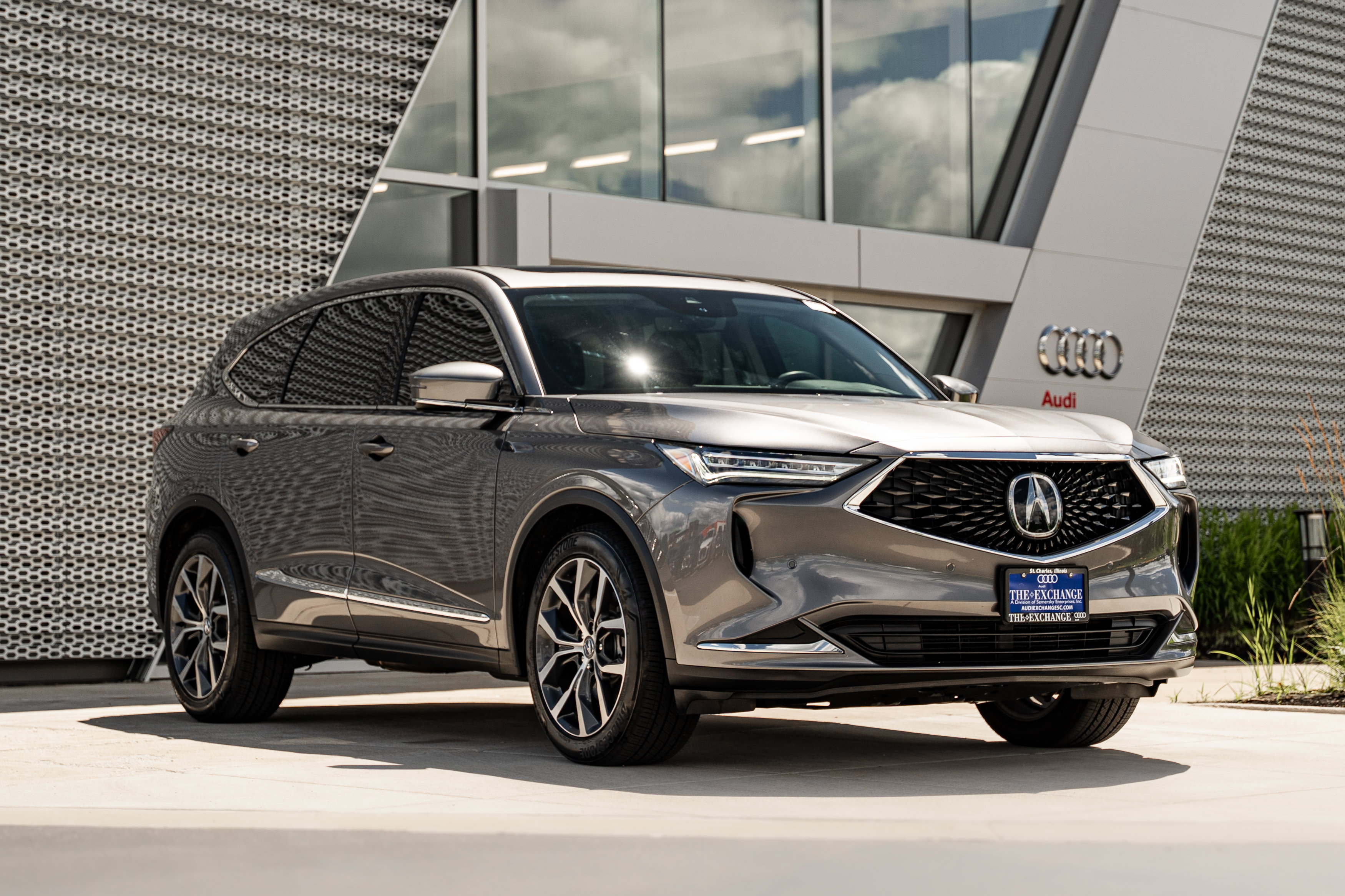 Used 2024 Acura MDX SH-AWD w/ Technology Package image 1