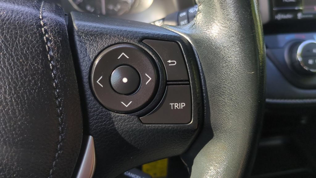 Used 2016 Toyota RAV4 XLE AWD/4WD image 20