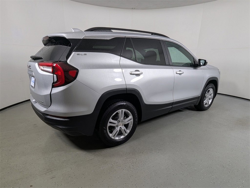 Used 2022 GMC Terrain SLE w/ Driver Convenience Package image 7