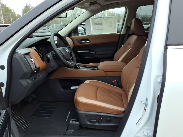 New 2026 Nissan Pathfinder Platinum image 5