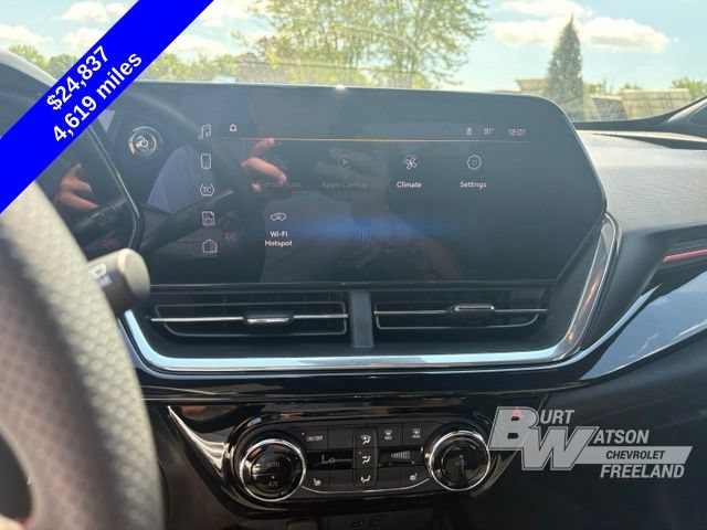 Used 2024 Chevrolet Trax RS w/ Sunroof Package FWD image 20