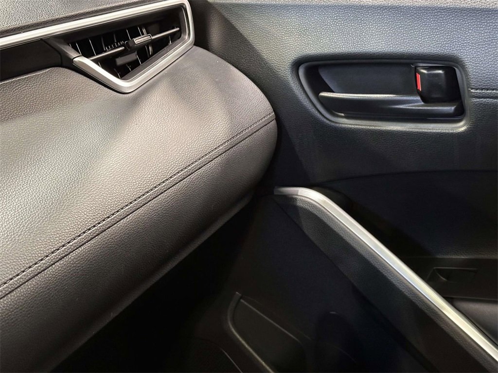 Used 2022 Toyota Corolla Cross LE image 25