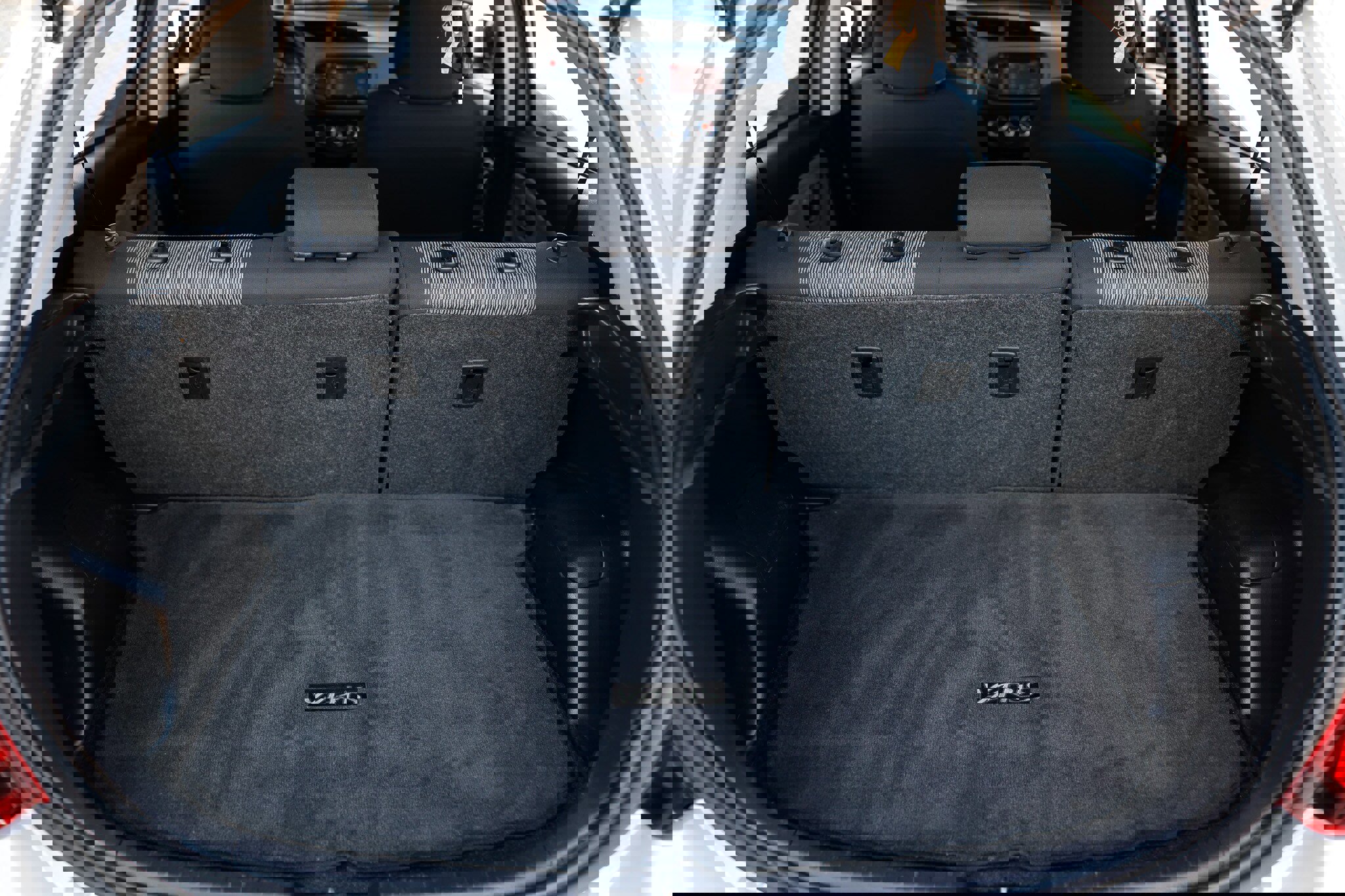 Used 2016 Toyota Yaris L image 28