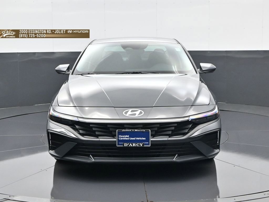 Certified 2024 Hyundai Elantra SE FWD image 2