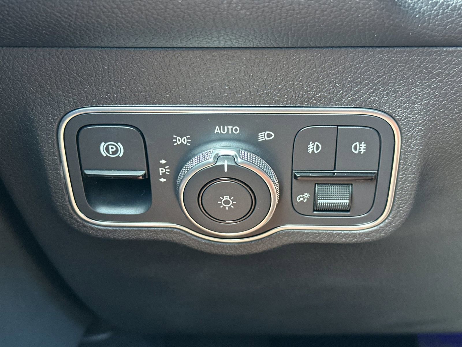 Certified 2022 Mercedes-Benz GLB 250 image 29