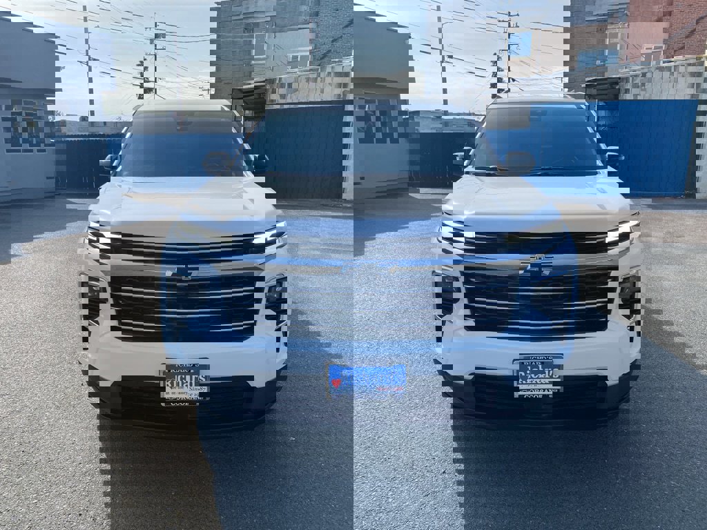 Used 2025 Chevrolet Traverse LT image 13