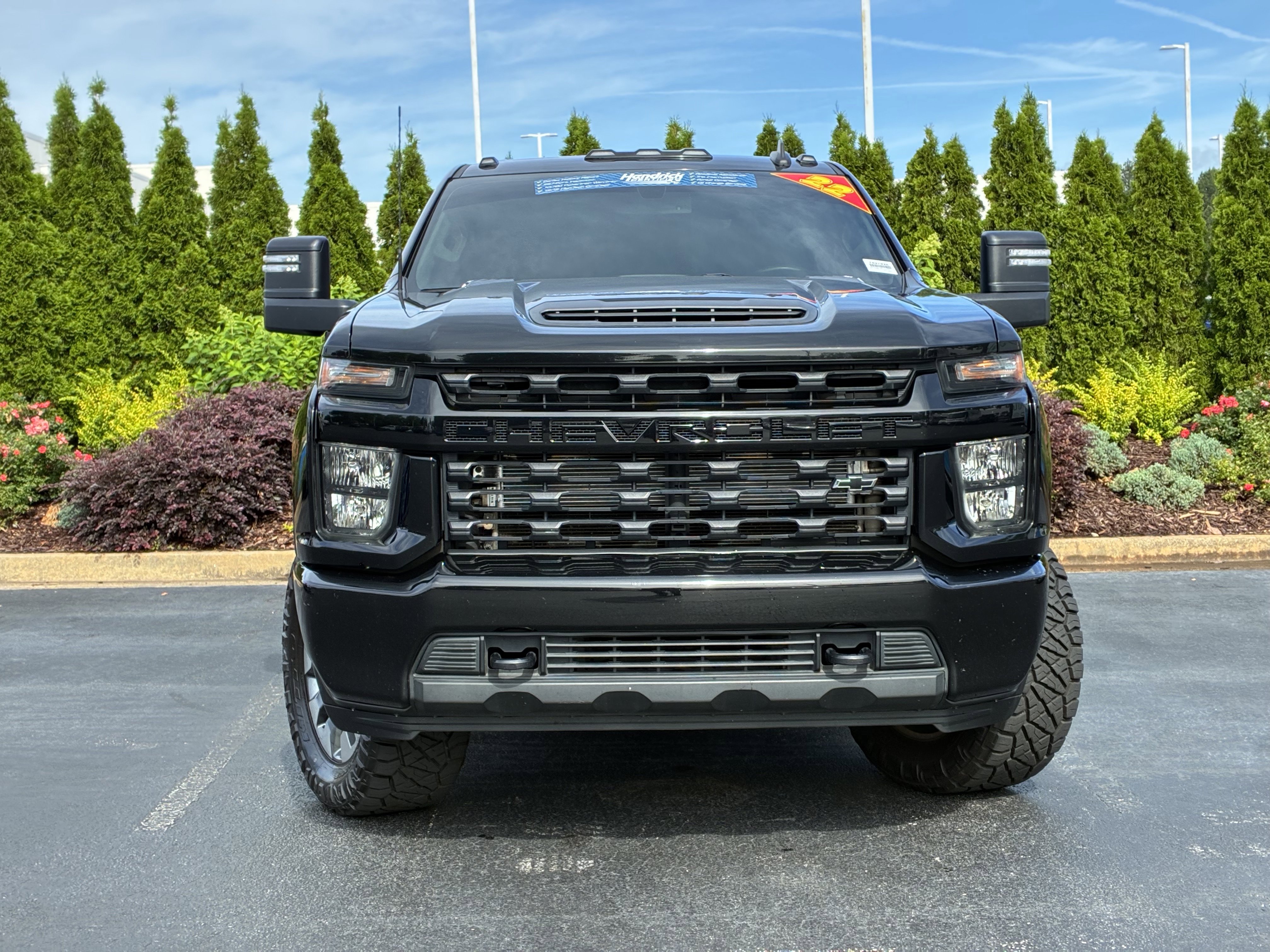 Used 2022 Chevrolet Silverado 2500 Custom w/ Custom Value Package AWD/4WD image 6