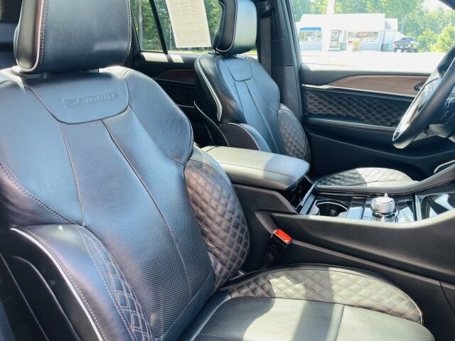 Used 2025 Jeep Grand Cherokee Summit w/ Obsidian Package AWD/4WD image 12
