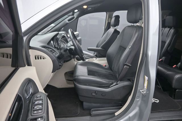 Used 2018 Dodge Grand Caravan SXT FWD image 10