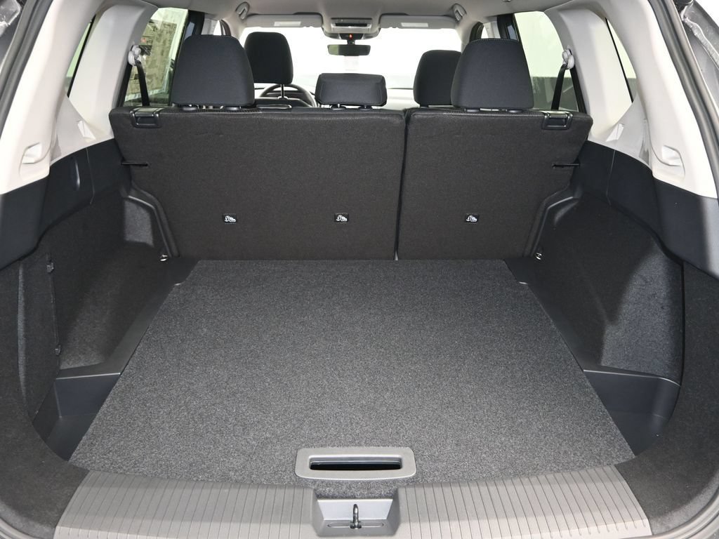 Certified 2026 Nissan Rogue SV w/ Cold Weather Package FWD image 15