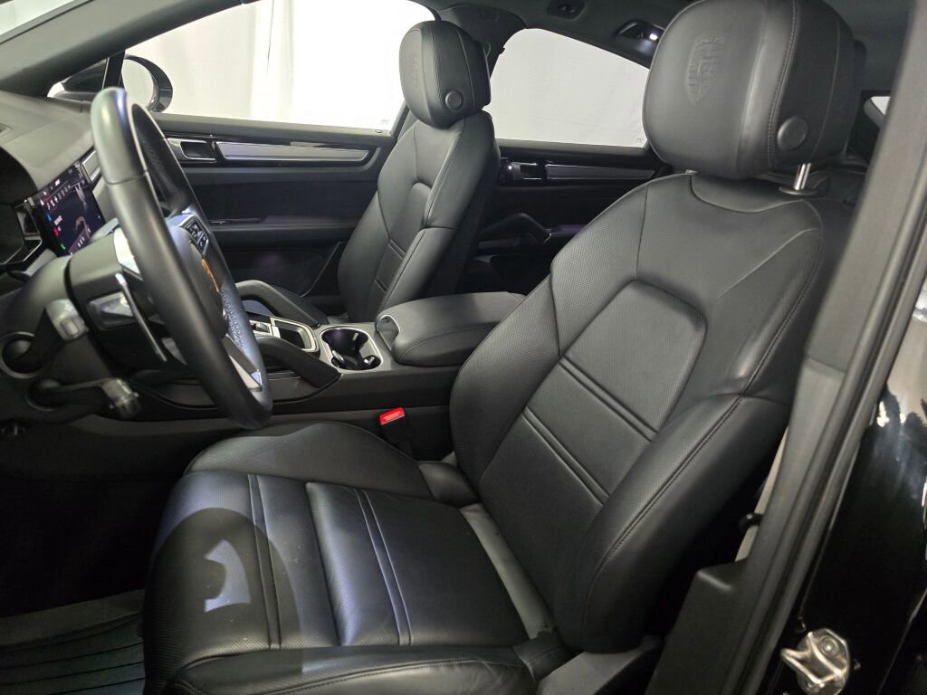 Certified 2023 Porsche Cayenne Platinum Edition AWD/4WD image 5