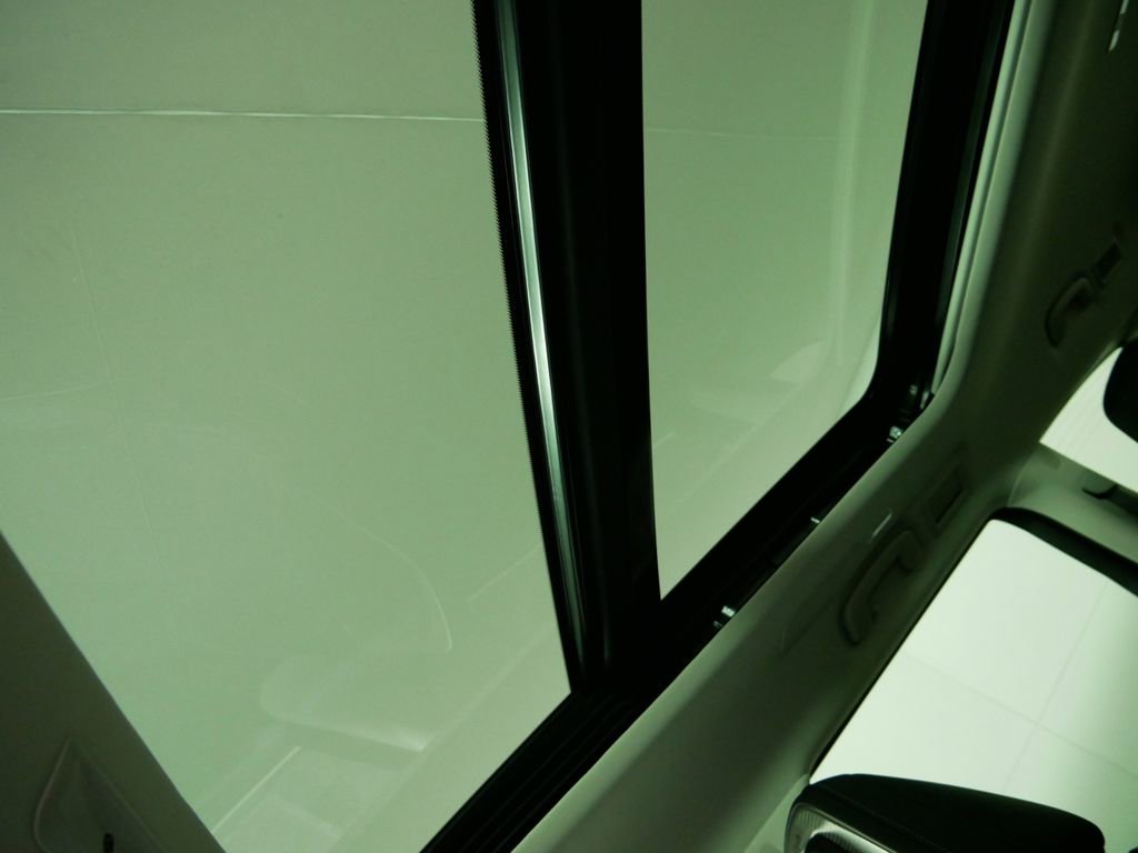 New 2025 INFINITI QX80 Sensory image 29