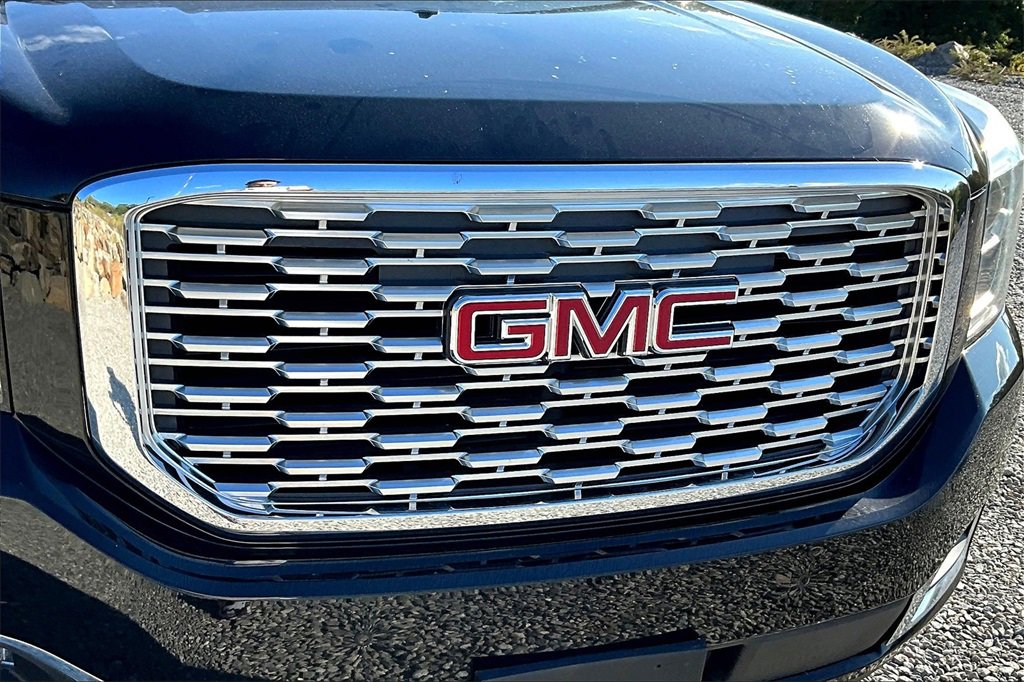 Used 2019 GMC Yukon XL Denali w/ Denali Ultimate Package image 28