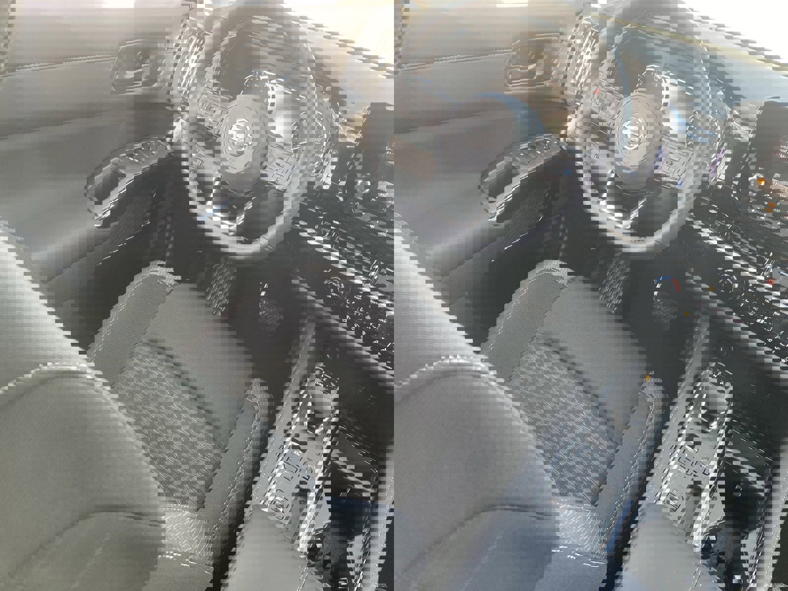 New 2025 Nissan Pathfinder SV w/ SV Premium Package image 15