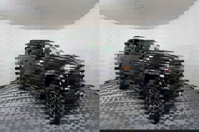 Used 2024 Chevrolet Colorado ZR2 w/ Technology Package