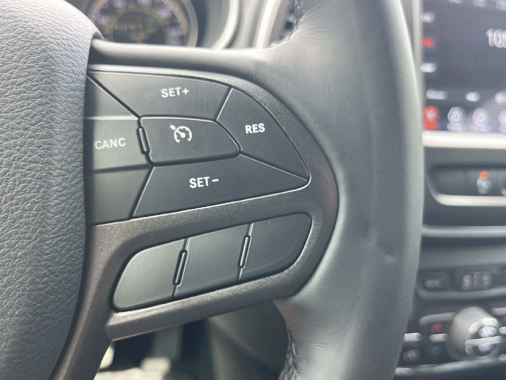 Used 2021 Jeep Cherokee Trailhawk AWD/4WD image 36