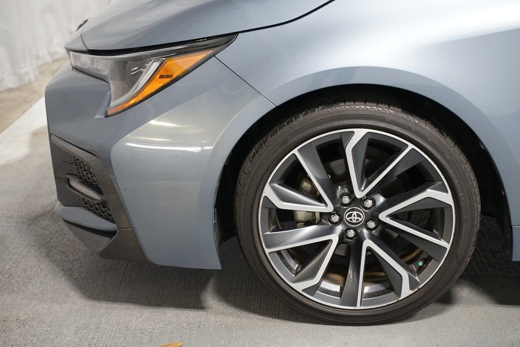 Used 2022 Toyota Corolla SE w/ SE Premium Package image 5