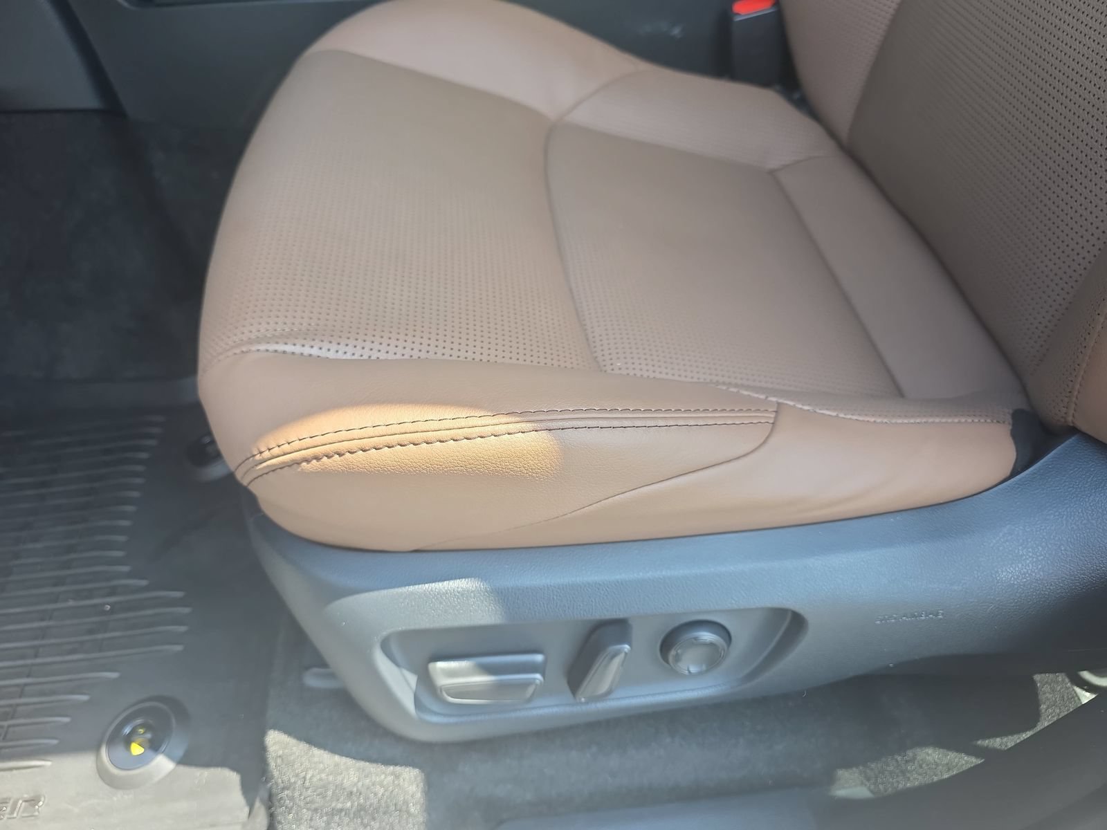 Used 2025 Toyota 4Runner Limited AWD/4WD image 28