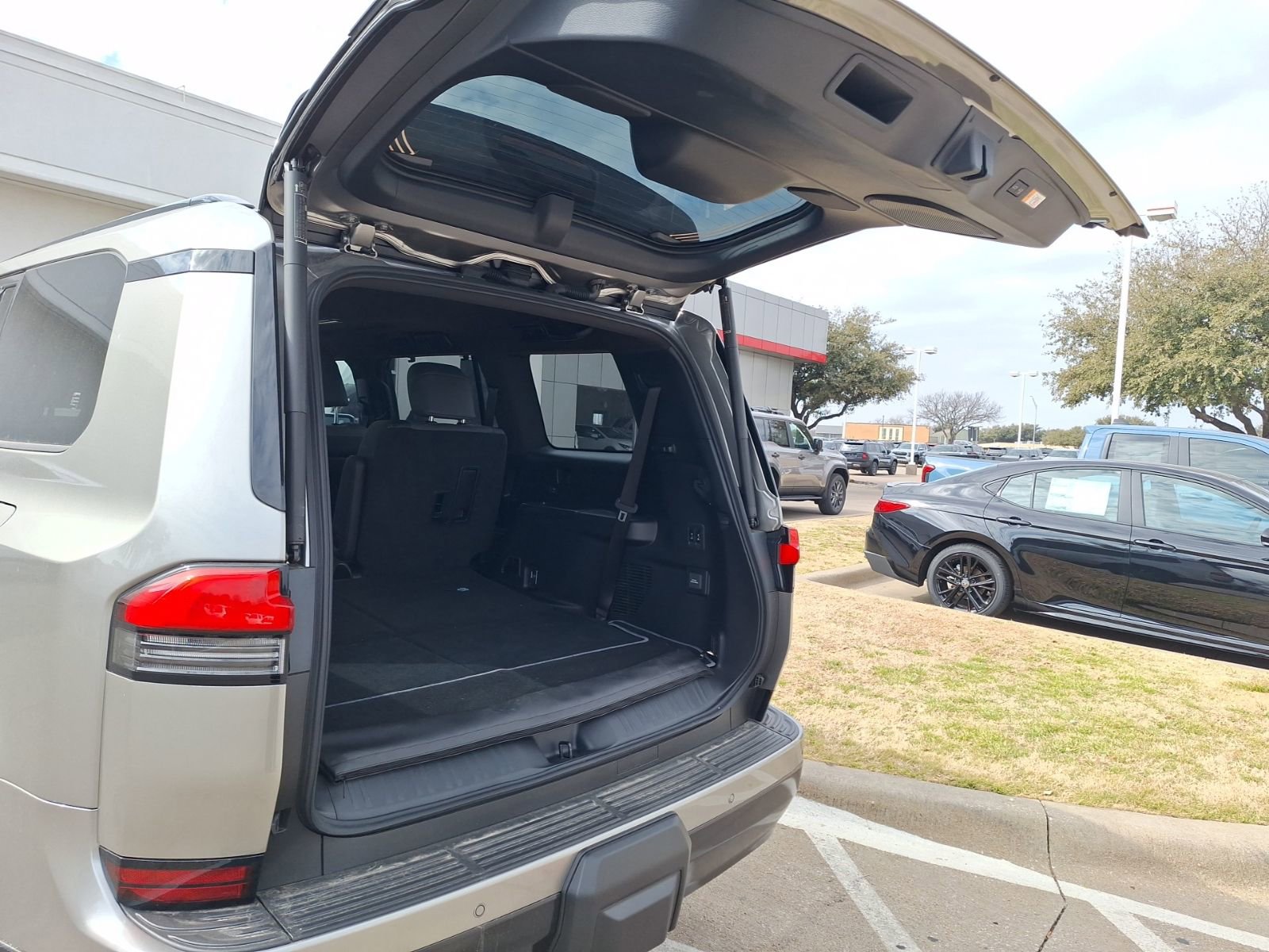 Used 2025 Lexus GX 550 image 37