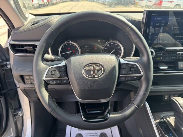 Used 2022 Toyota Highlander Platinum image 30