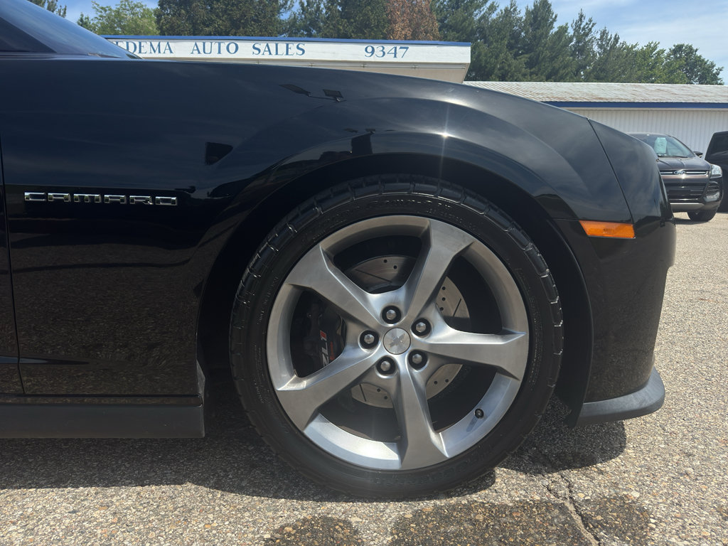 Used 2013 Chevrolet Camaro ZL1 RWD image 17