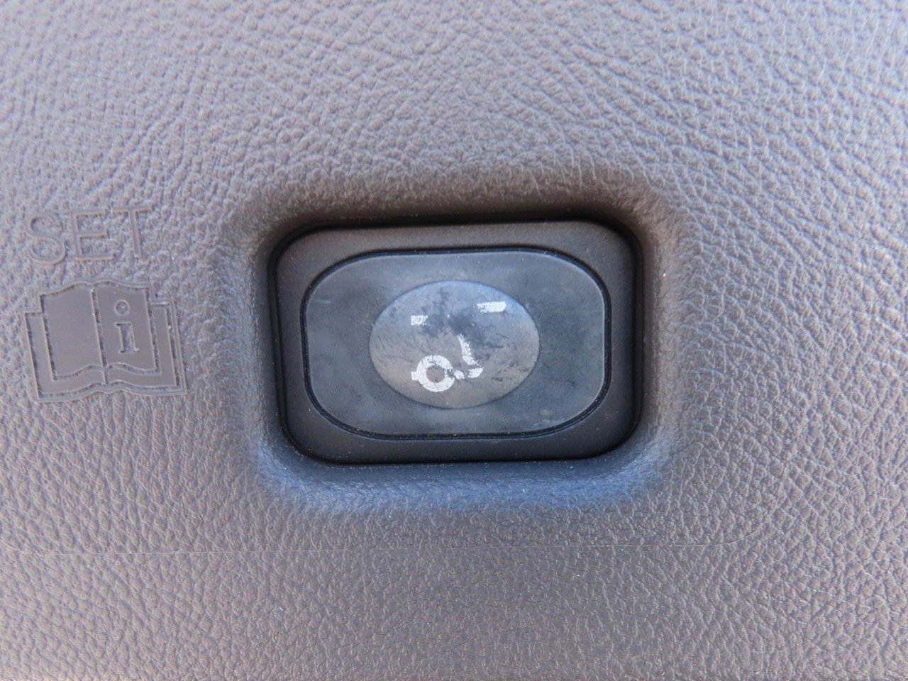 Used 2016 Lincoln MKX Reserve w/ Climate Package image 15