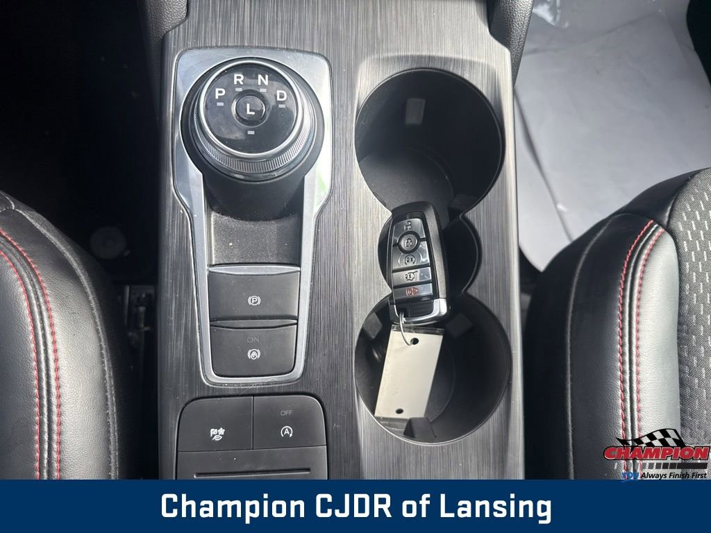 Used 2025 Ford Escape ST-Line Select AWD/4WD image 30