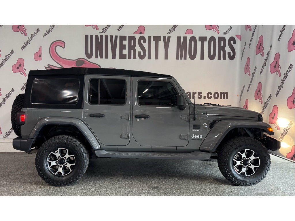 Used 2018 Jeep Wrangler Unlimited Sahara AWD/4WD image 9