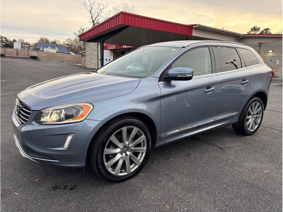 Used 2017 Volvo XC60 T5 Inscription w/ Preferred Option Package image 3