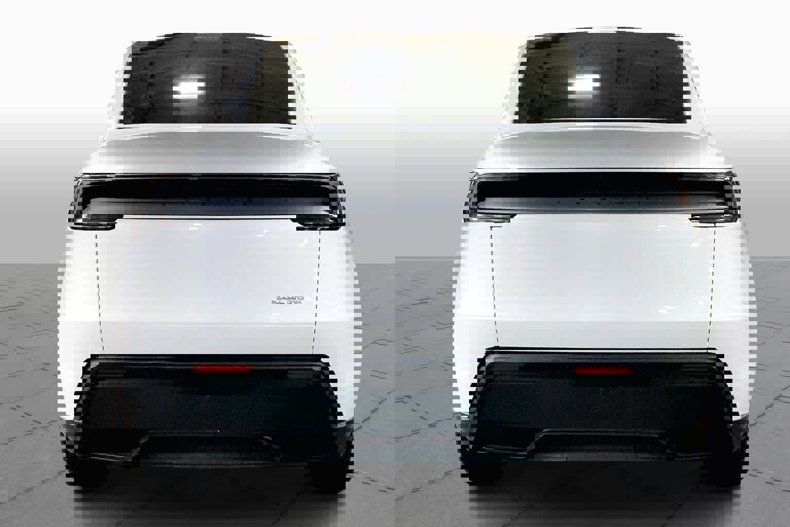 Used 2026 Tesla Model Y AWD image 4