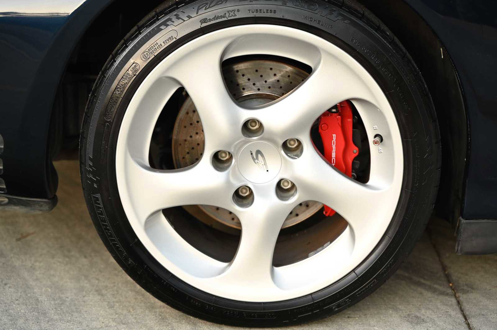 Used 2003 Porsche 911 Carrera 4S image 10