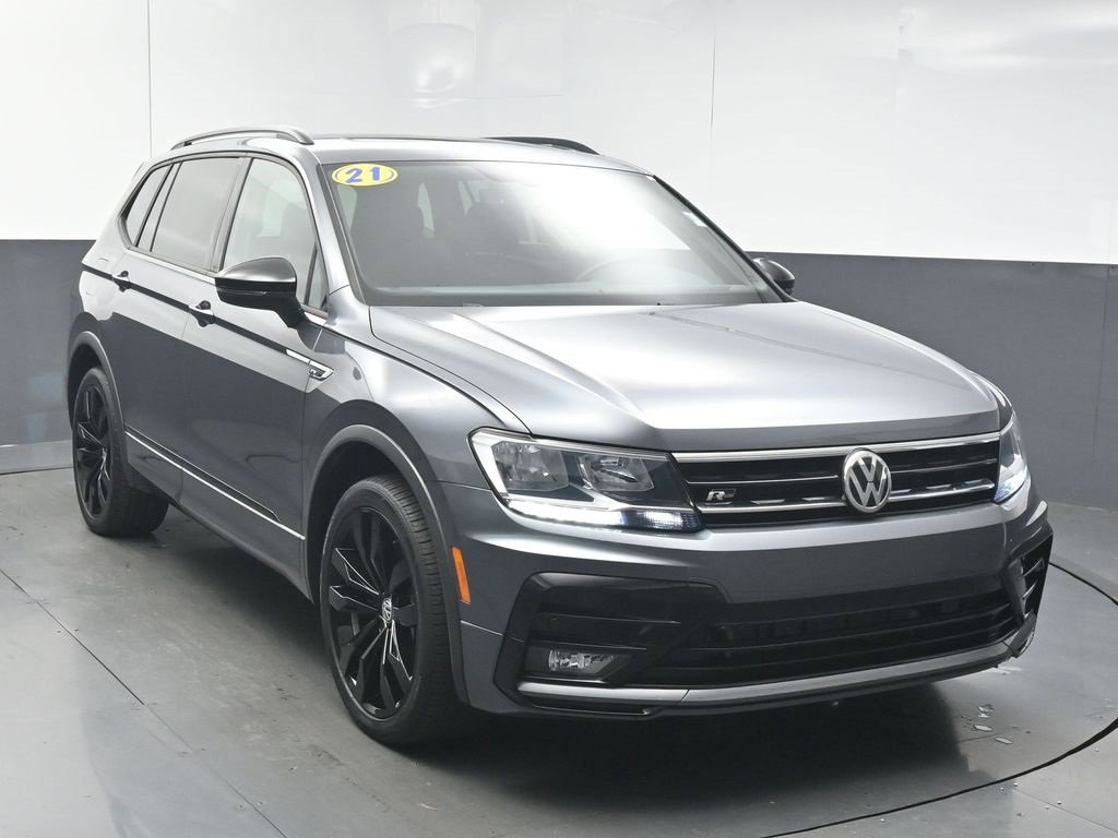 Used 2021 Volkswagen Tiguan SE R-Line image 2