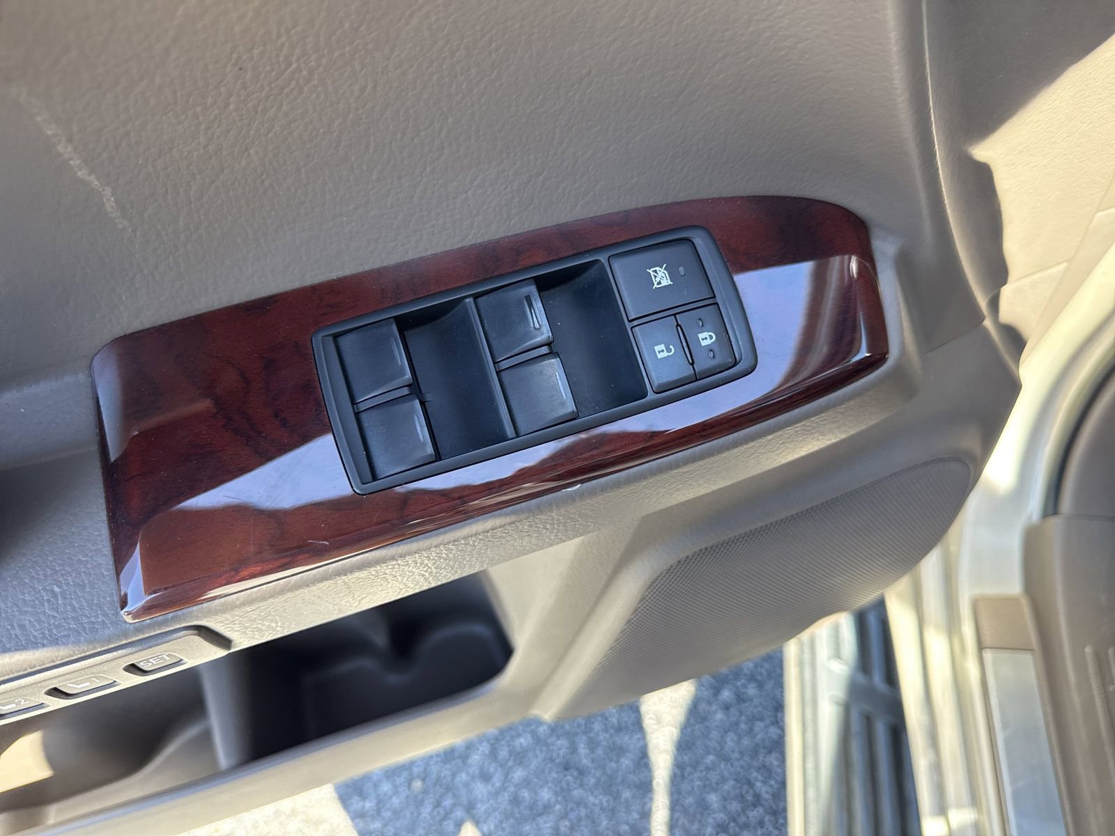 Used 2010 Lexus GX 460 image 16