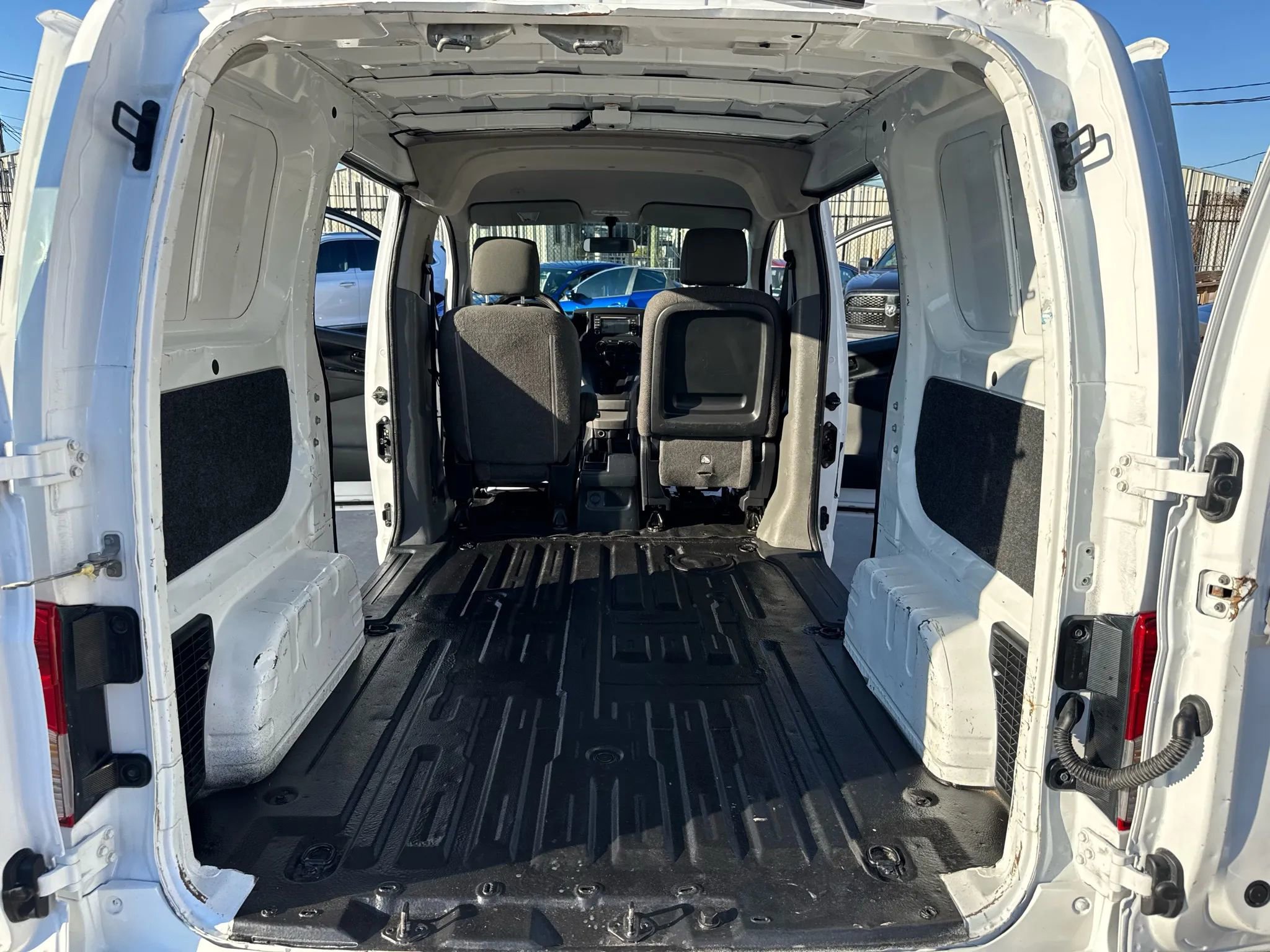 Used 2015 Chevrolet City Express LT w/ Technology Package FWD image 28