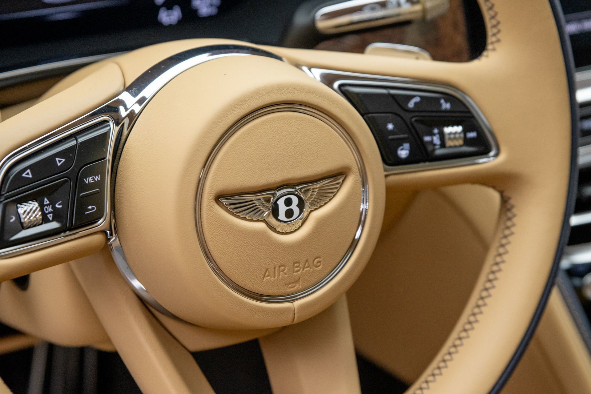 New 2026 Bentley Flying Spur Plug-In Hybrid image 17