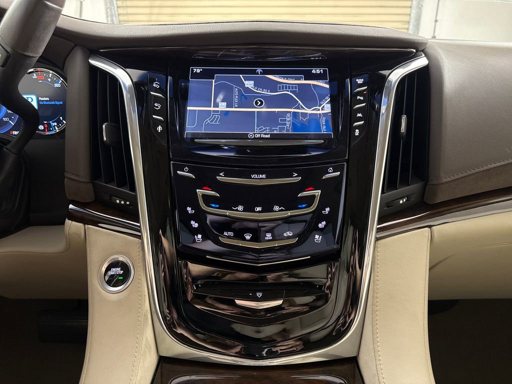 Used 2016 Cadillac Escalade Luxury image 19
