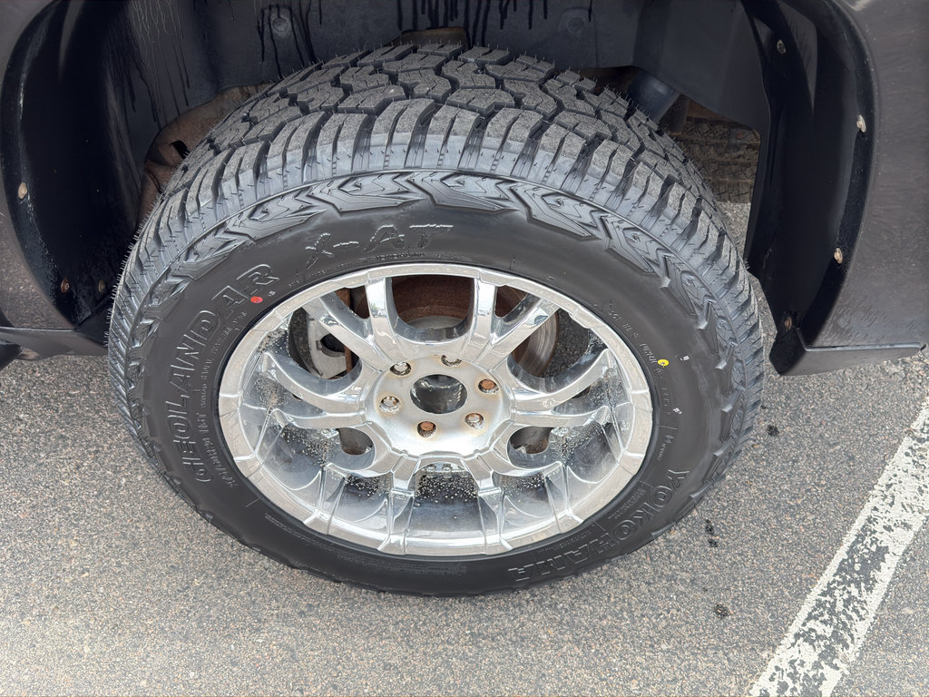 Used 2008 Chevrolet Avalanche LT w/ LT Preferred Equipment Group AWD/4WD image 34