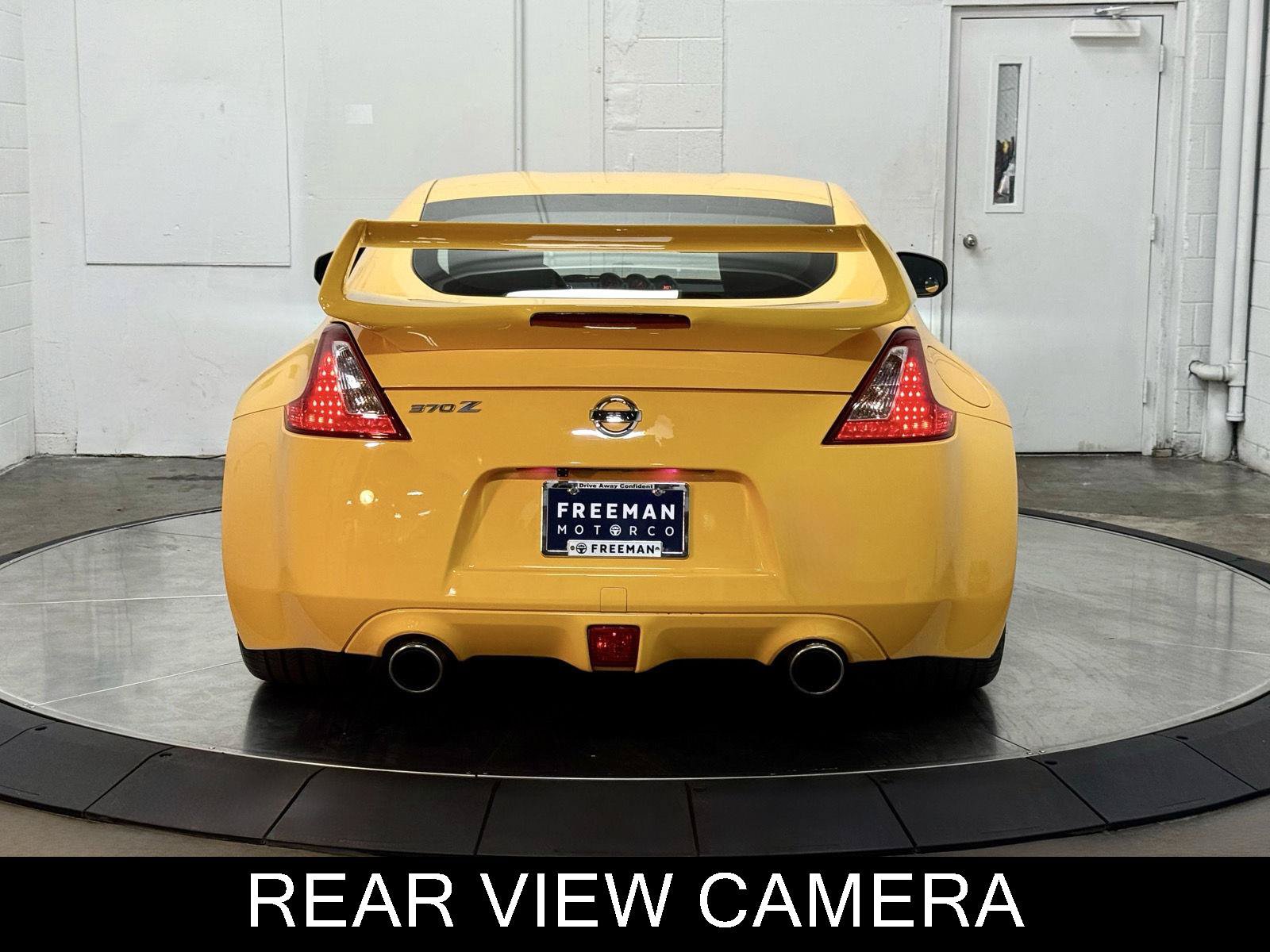 Used 2017 Nissan 370Z Coupe RWD image 7
