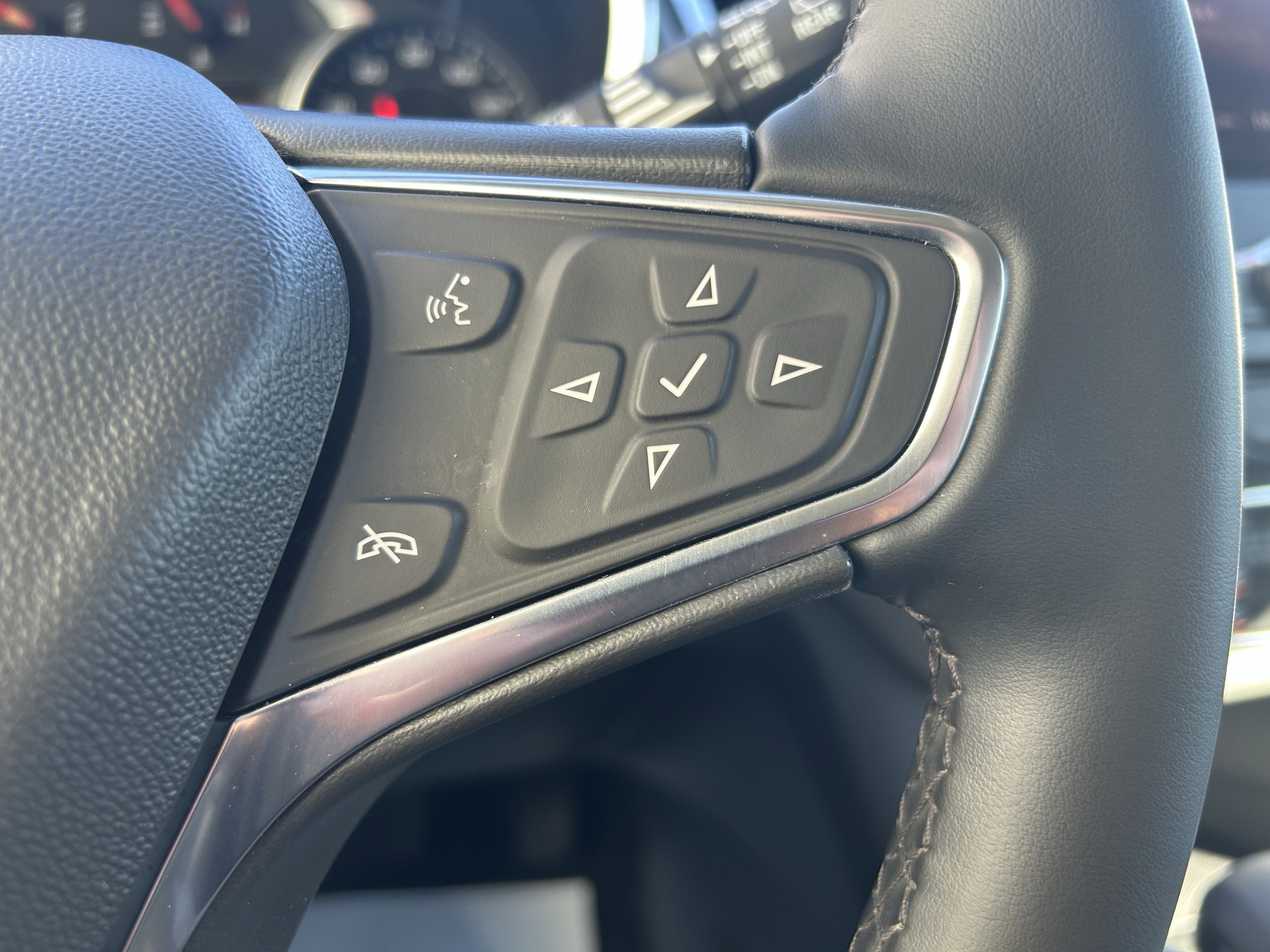 Used 2024 Chevrolet Equinox LT image 25