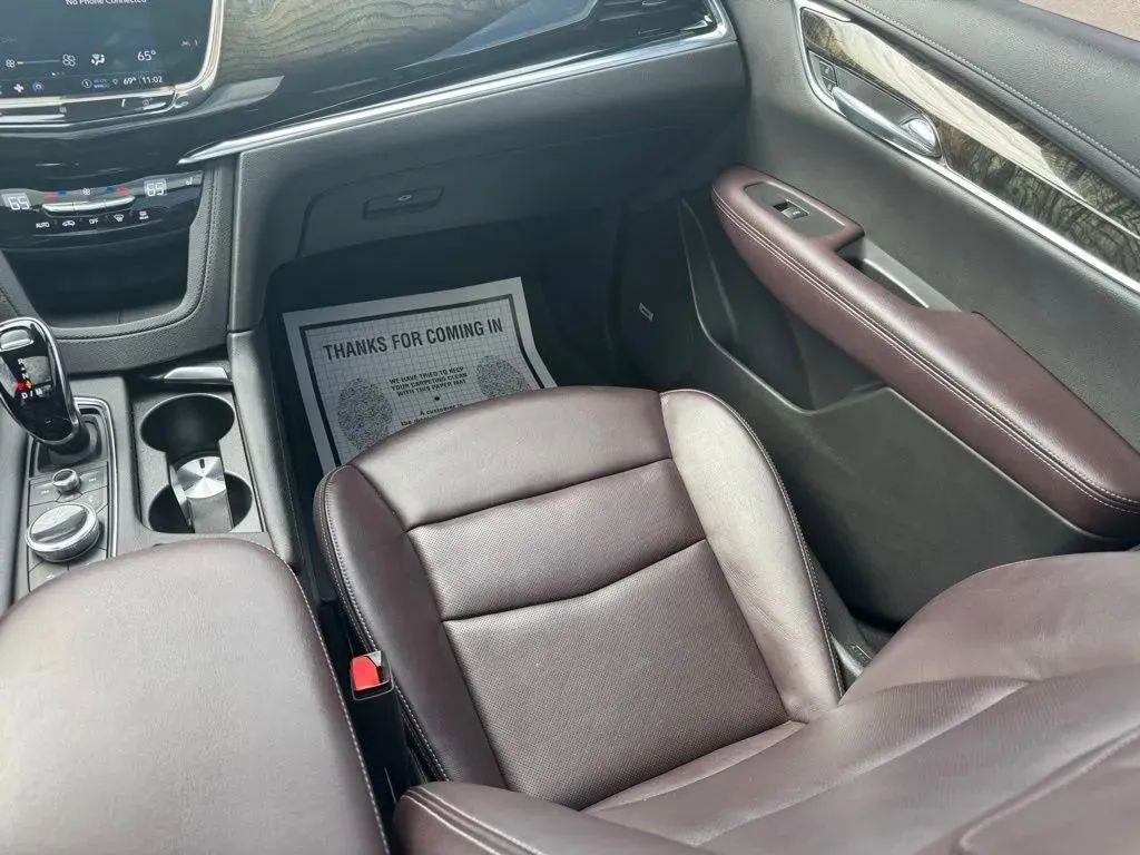 Used 2021 Cadillac XT6 Premium Luxury w/ LPO, Floor Liner Package image 23